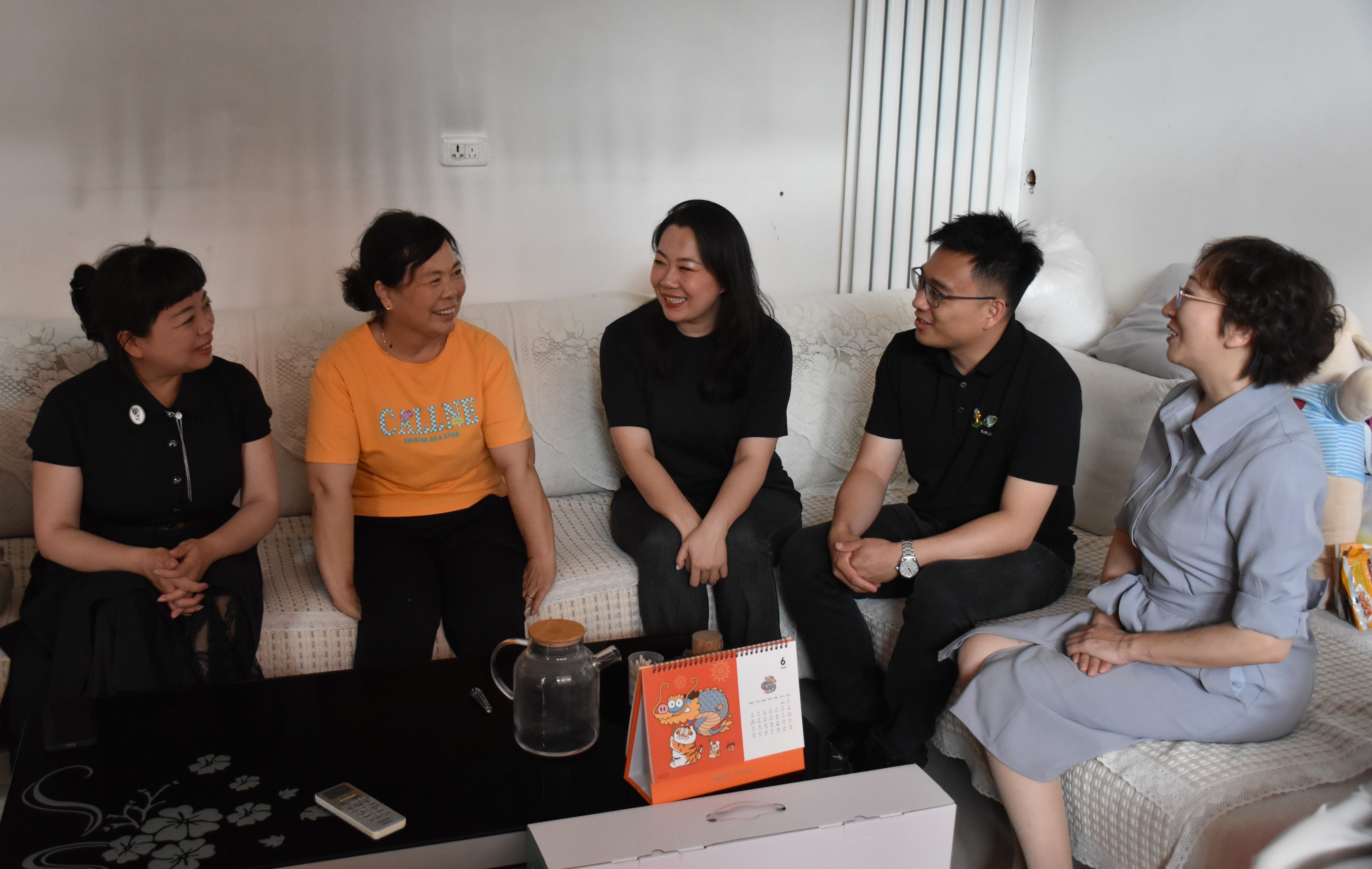 大江平台-大江(中国)一站式服务平台
公益送温暖：6载慈善 660名单亲母亲受益
